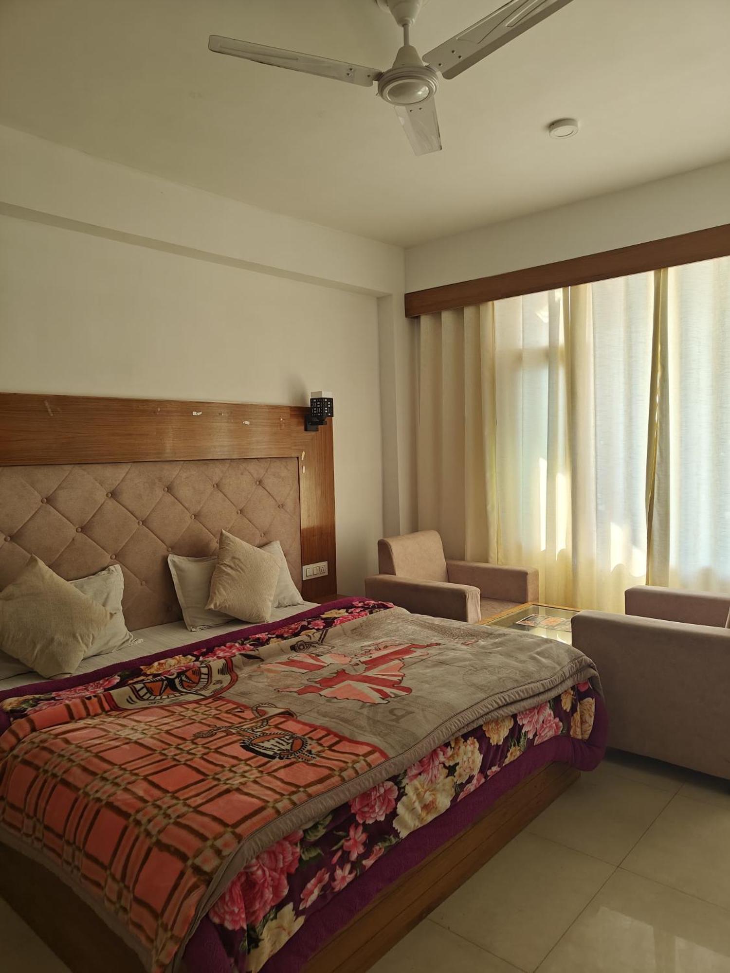 Santosh Cafe & Rooms Amritsar Zewnętrze zdjęcie